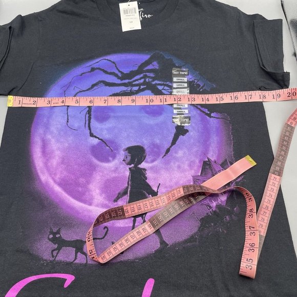 Coraline T-Shirt Button Moon Laika Small NEW - Picture 3 of 5